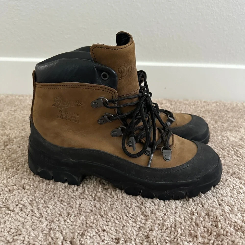 Danner Combat Hiker Boots Mens 7.5 Brown Leather Vibram Military Made in USA